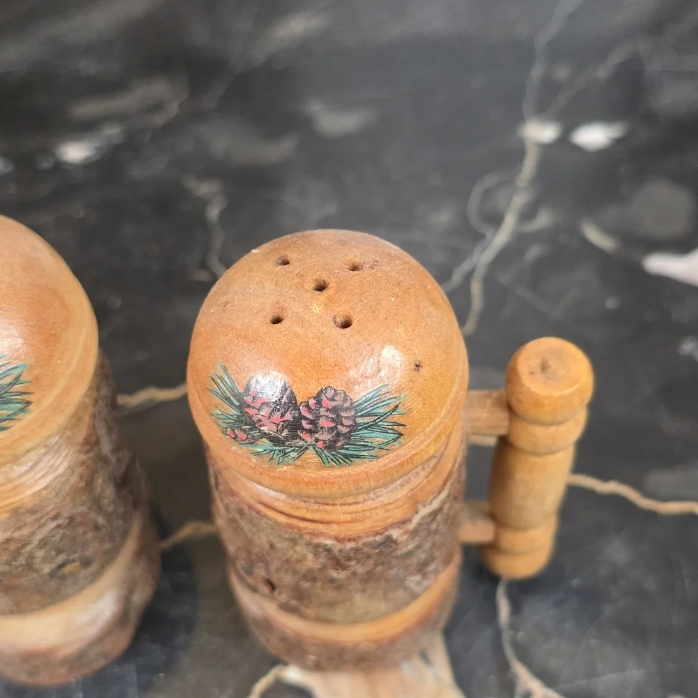 Vintage Wooden Bark Salt Pepper Shakers Mug Stein Japan - Picture 4 of 12